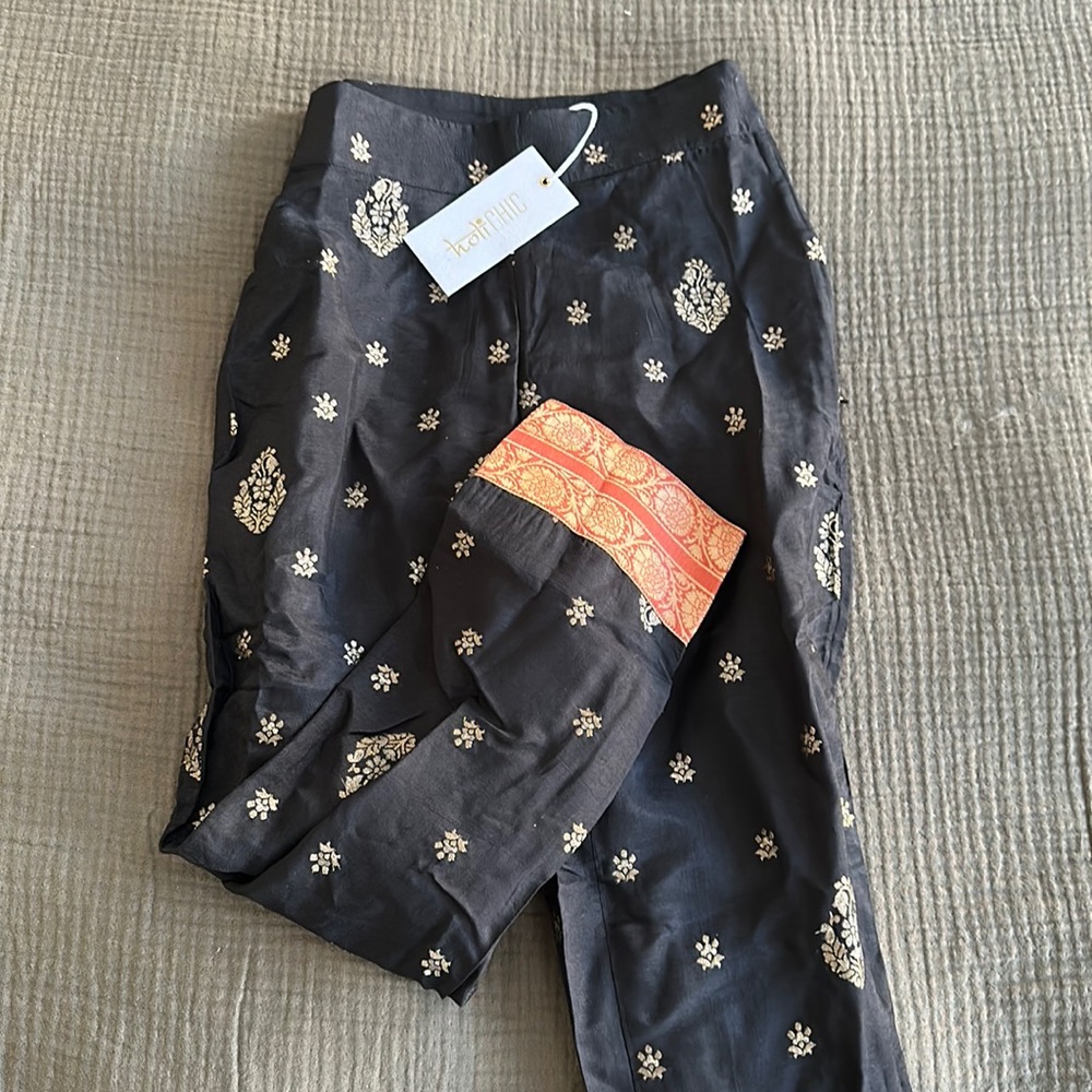 NWT holichic by megha saya pants
